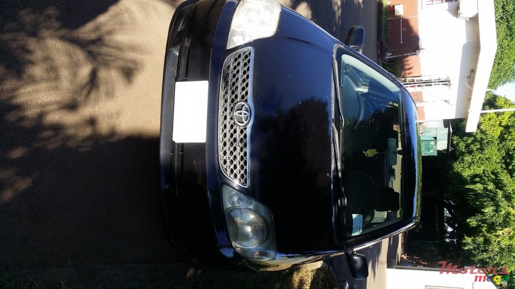 2001' Toyota Corolla photo #1