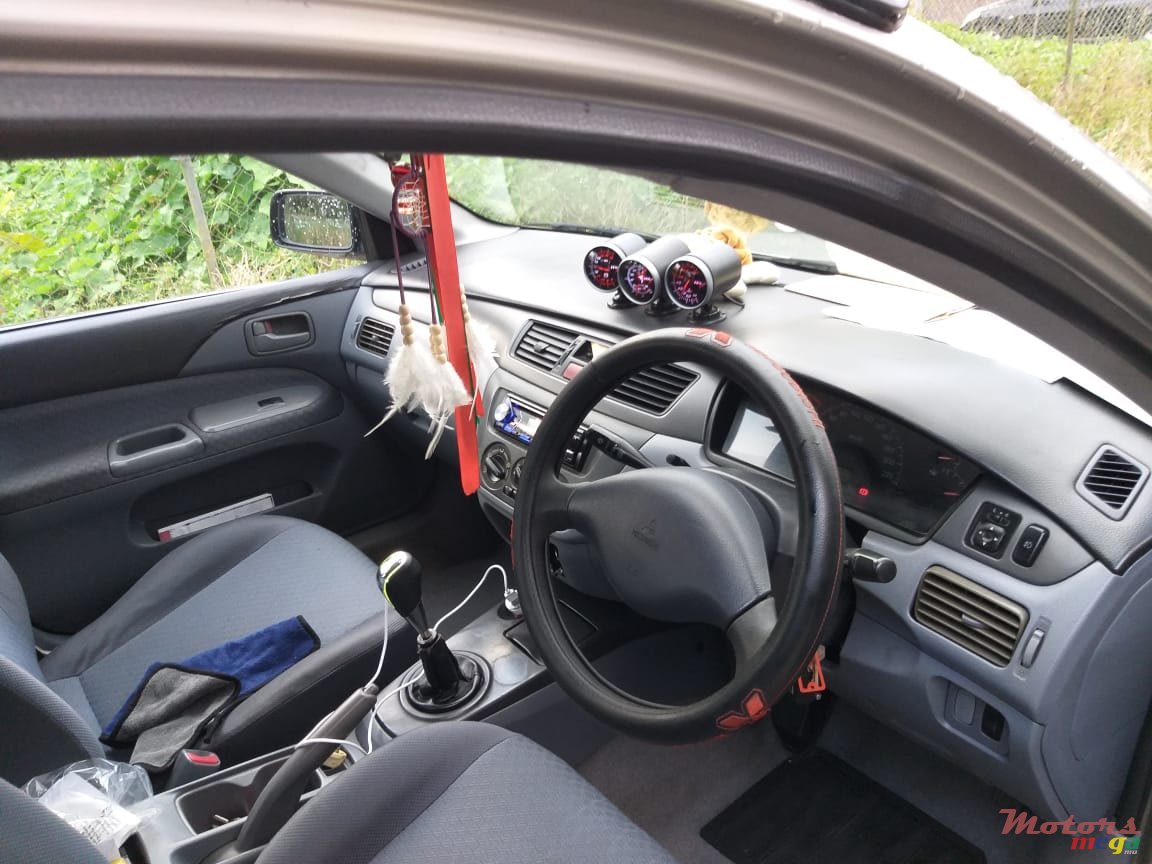 2003' Mitsubishi Lancer photo #6
