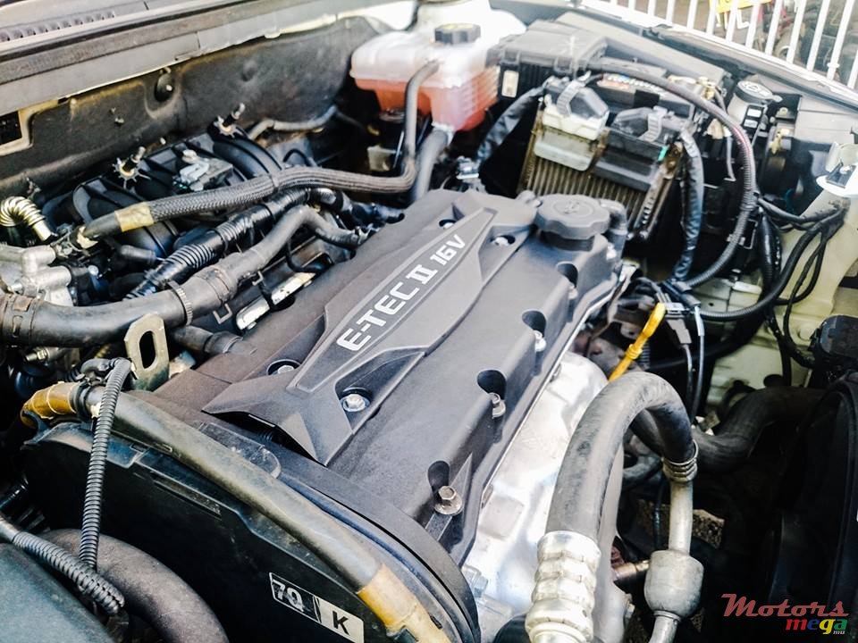 2011' Chevrolet Cruze LT photo #4