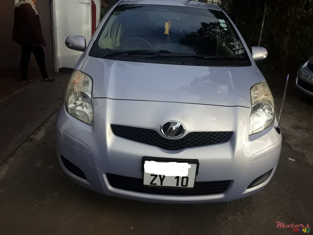 2010' Toyota Vitz photo #1