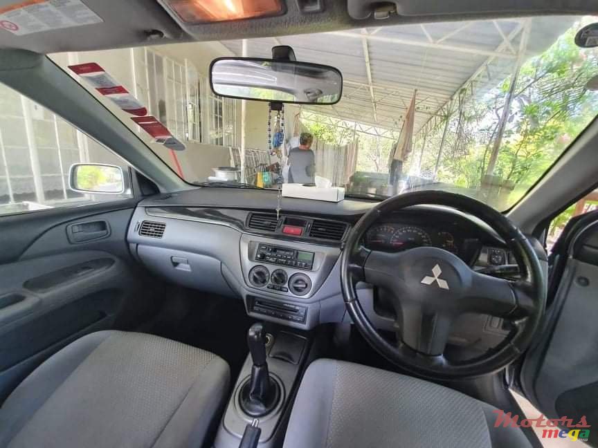 2007' Mitsubishi Lancer GLX Saloon photo #7