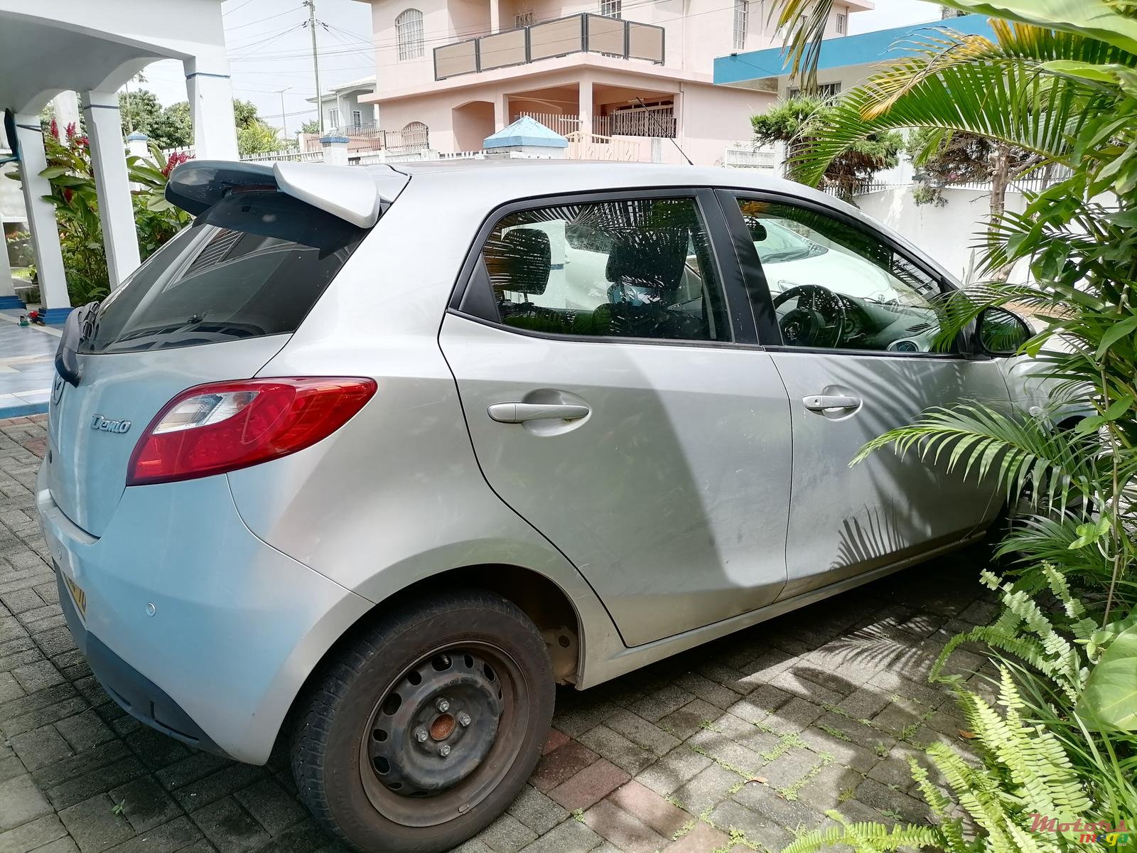 2010' Mazda Demio photo #3
