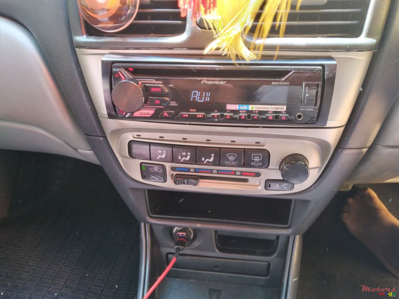 2002' Nissan Sunny photo #7