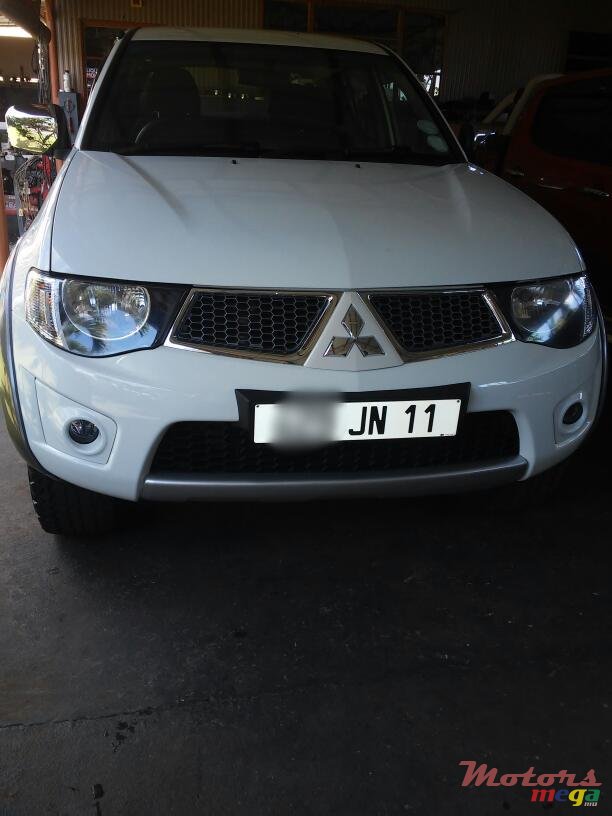 2011' Mitsubishi sportero 2500cc 4x4  photo #1