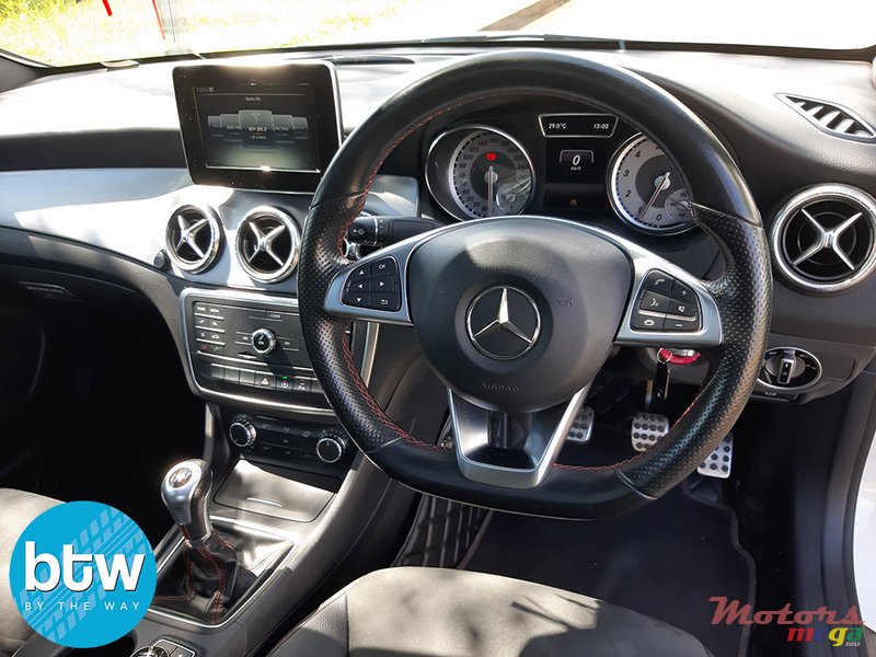 2015' Mercedes-Benz CLA 200 photo #6