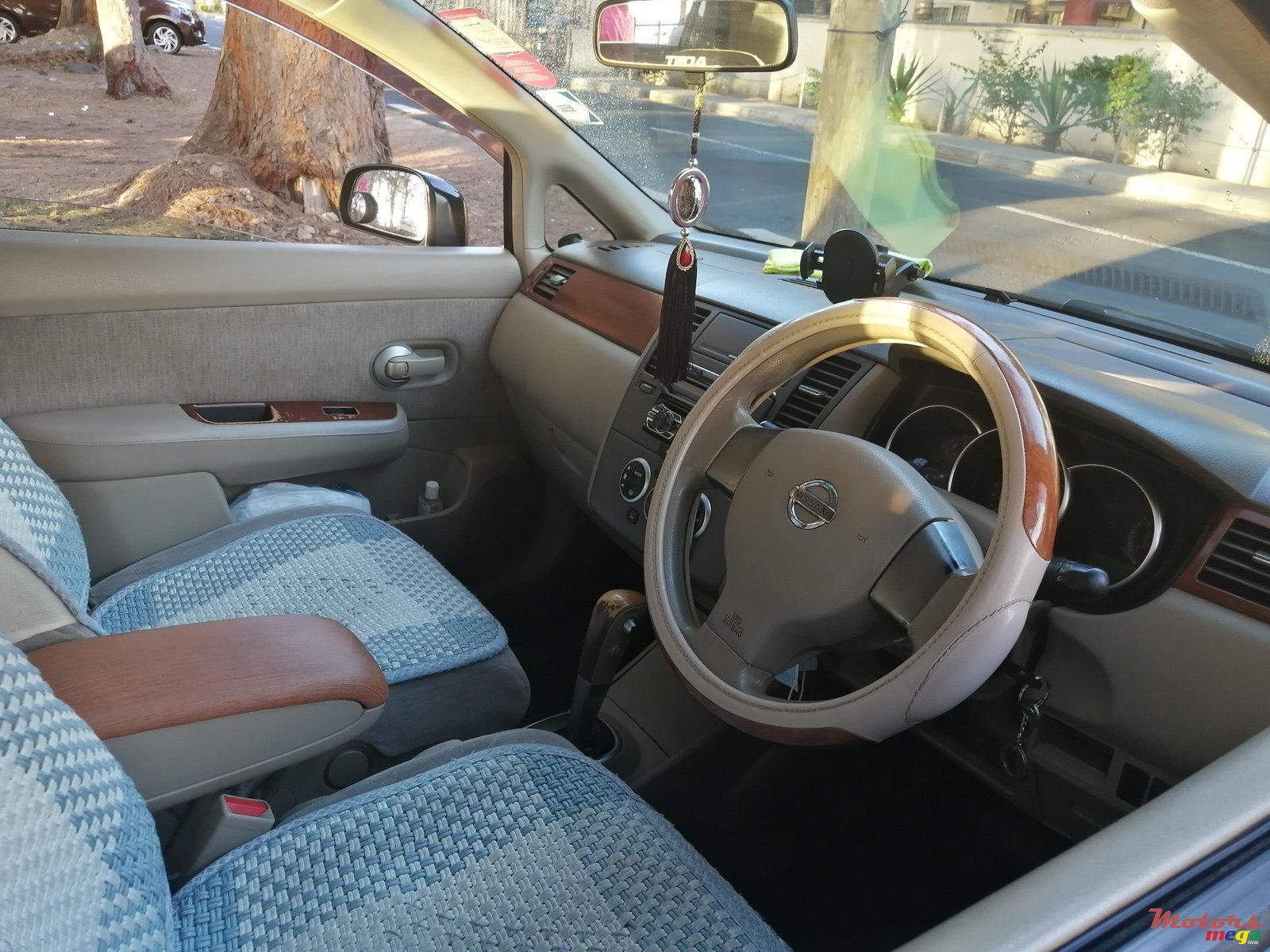 2005' Nissan Tiida photo #3