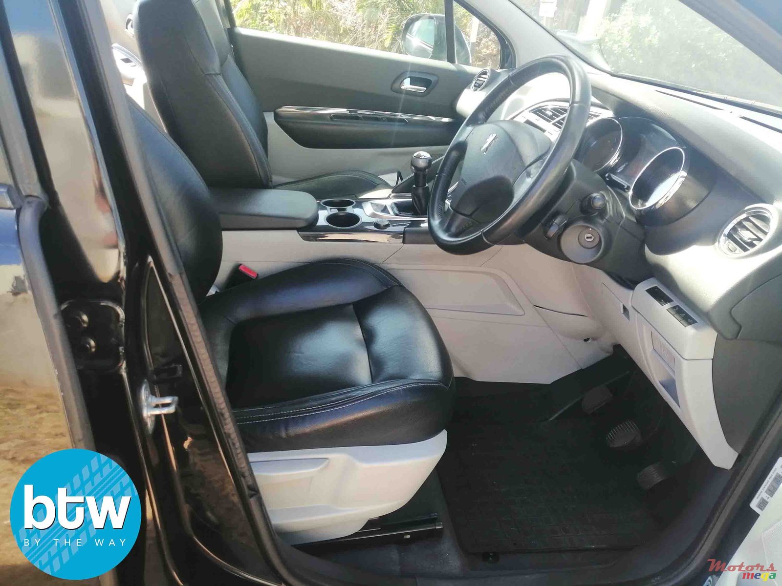 2012' Peugeot 3008 photo #4