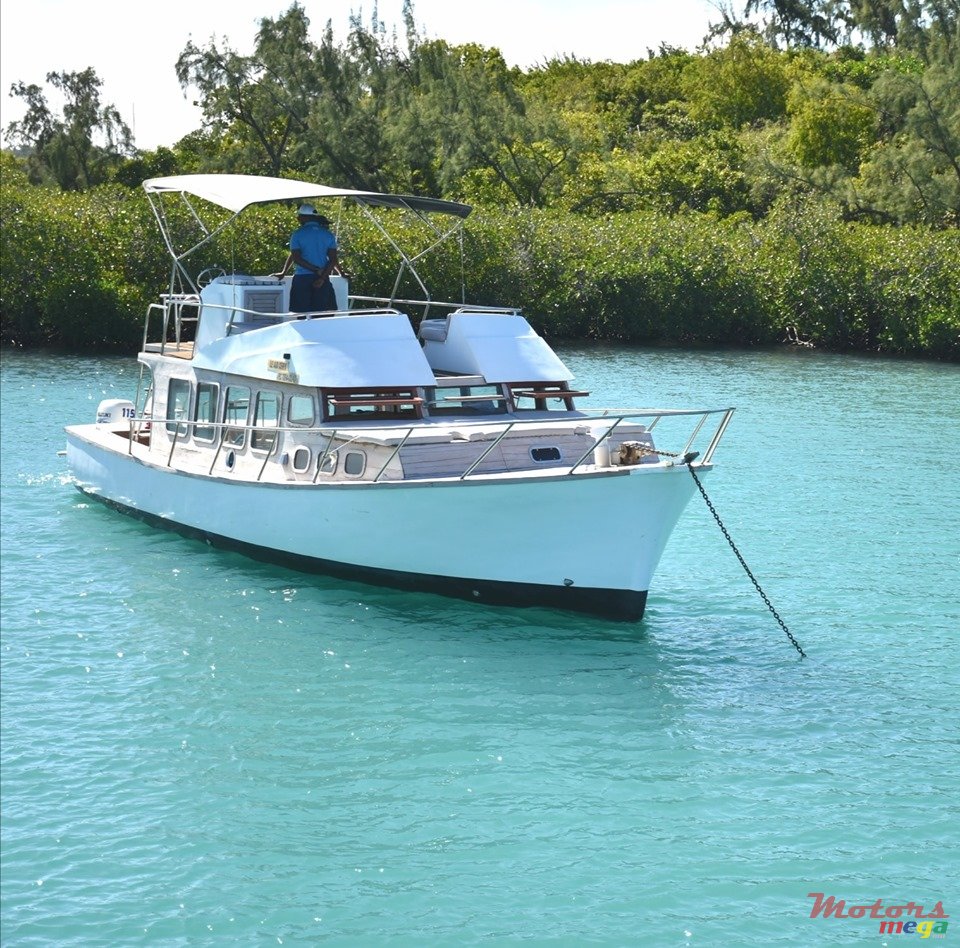 1980' Cruisers Yachts photo #3