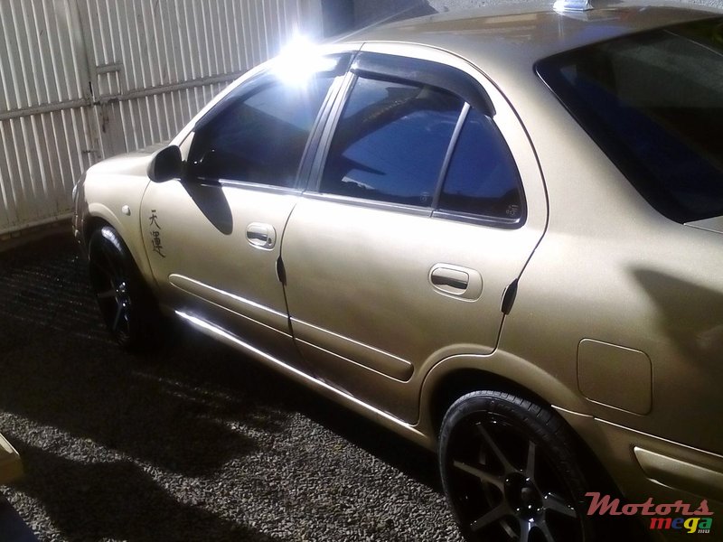 2001' Nissan Sunny photo #1