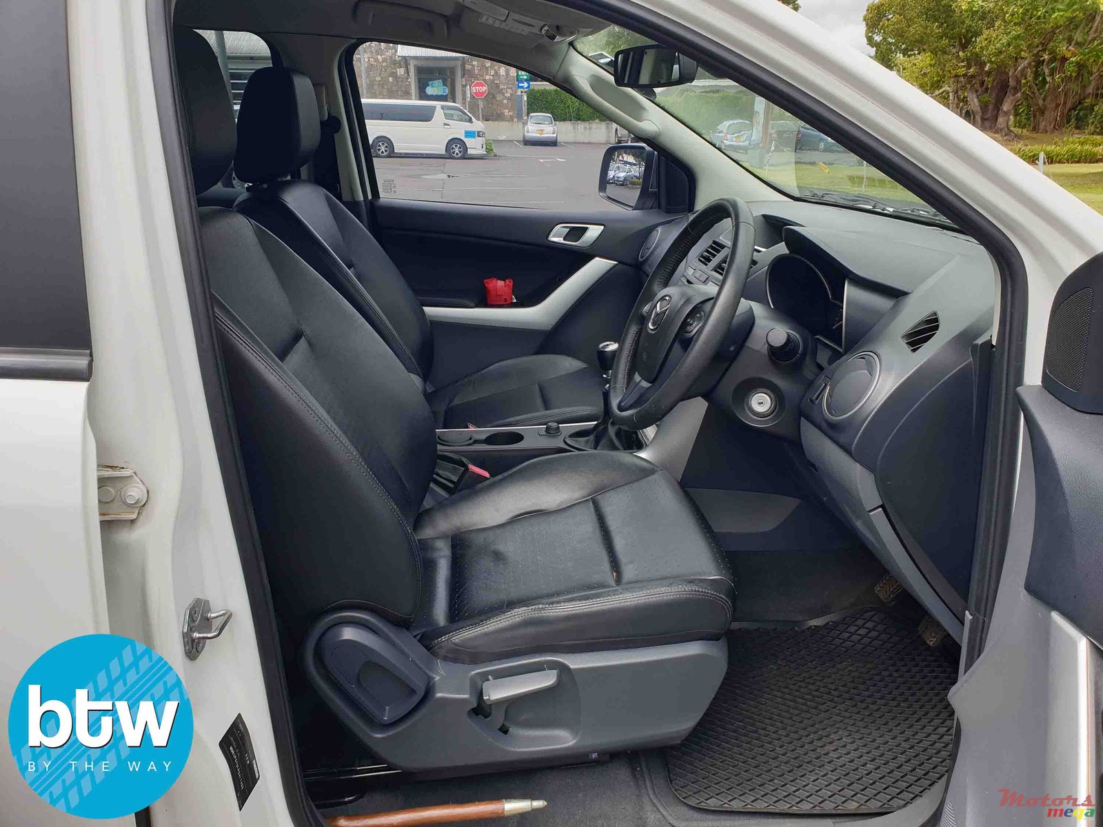 2015' Mazda BT50 photo #6