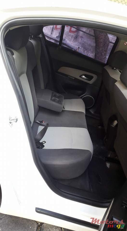 2012' Chevrolet Cruze photo #6