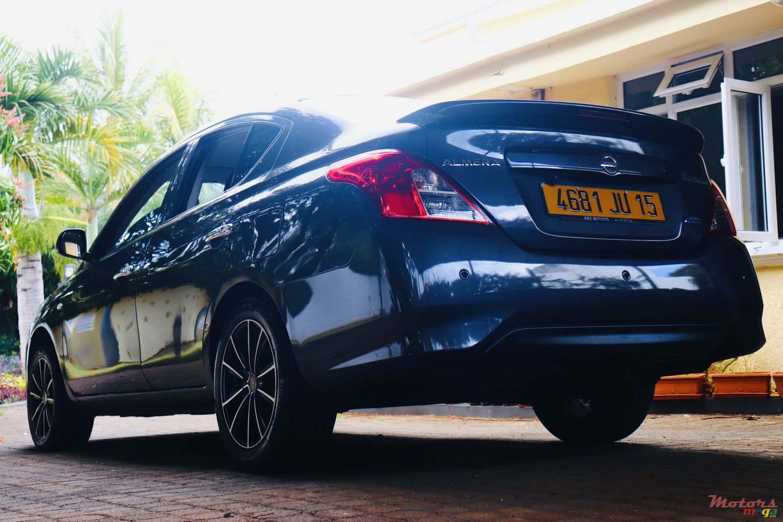 2015' Nissan Almera photo #1