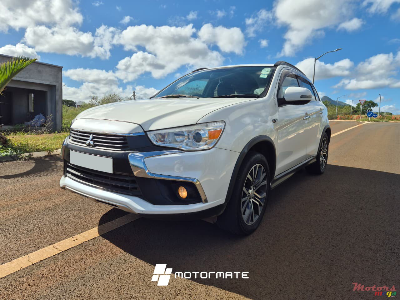 2017' Mitsubishi ASX photo #2