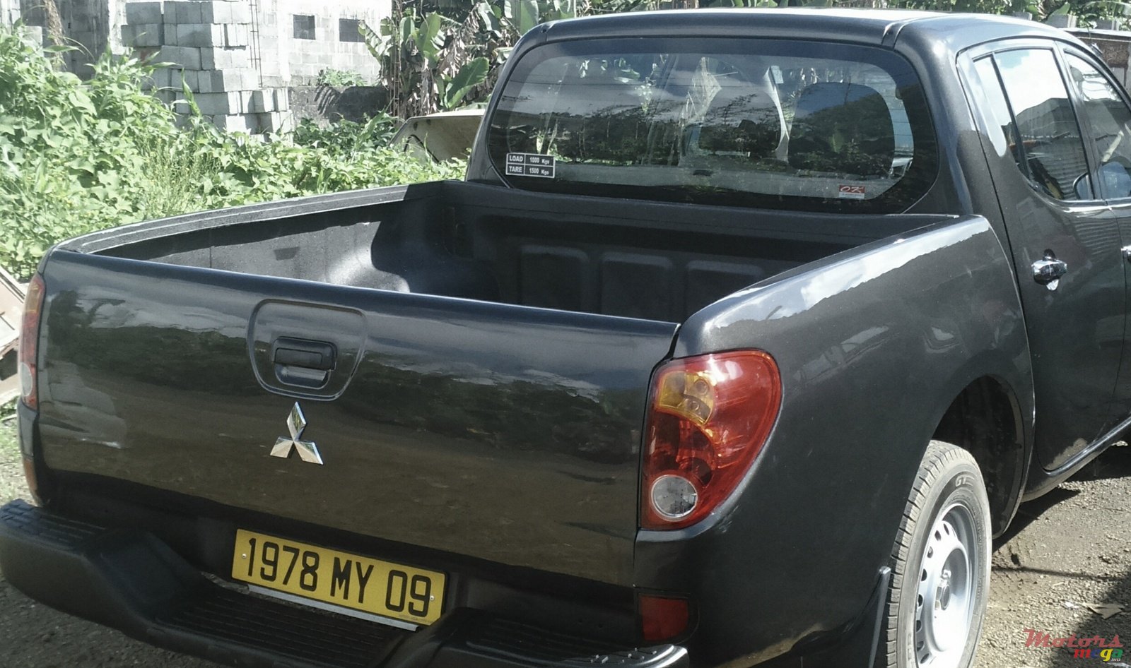 2009' Mitsubishi L 200 photo #1