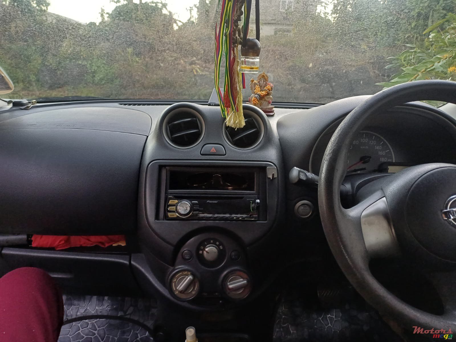 2011' Nissan March photo #3