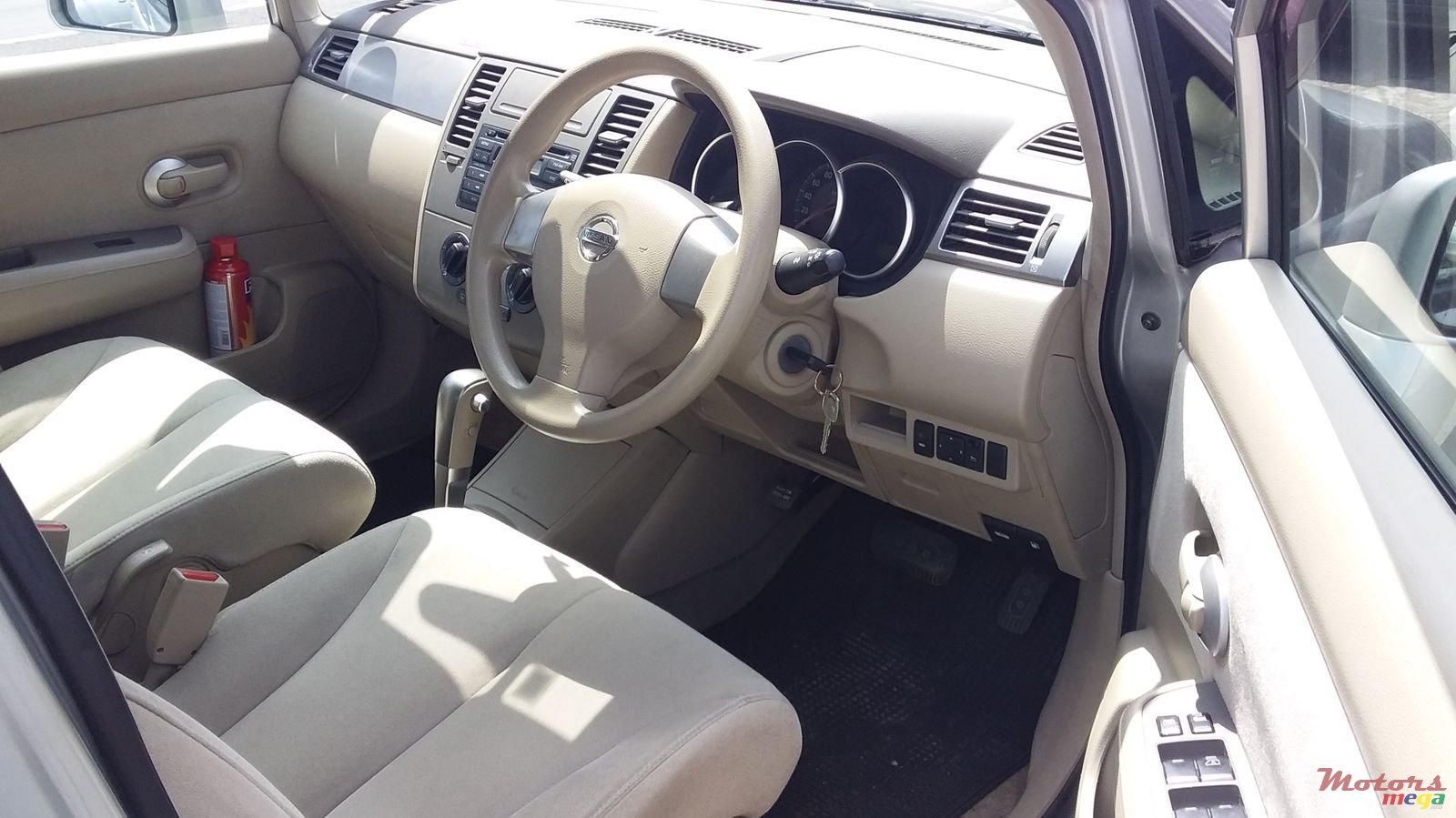 2005' Nissan Tiida photo #3