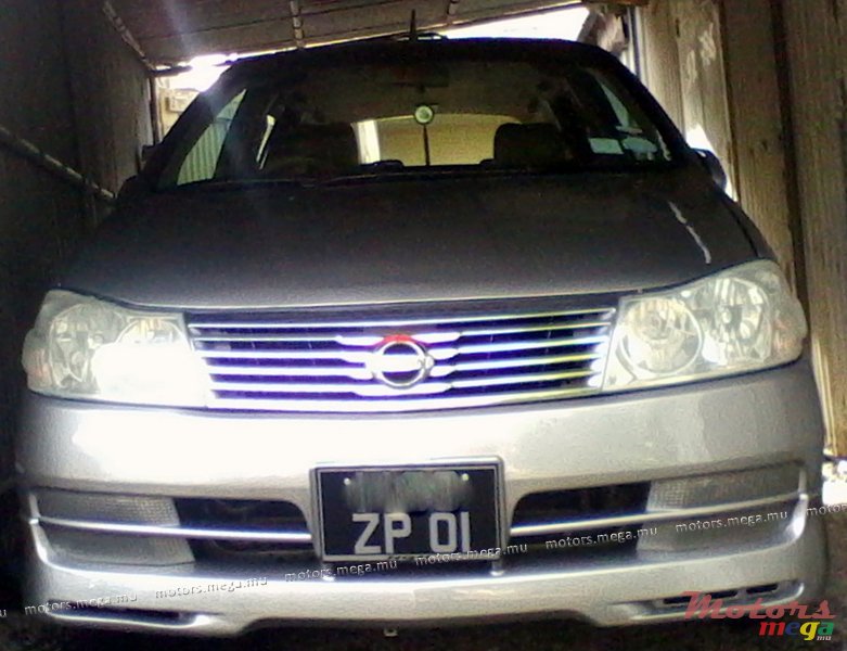 2001' Nissan photo #1