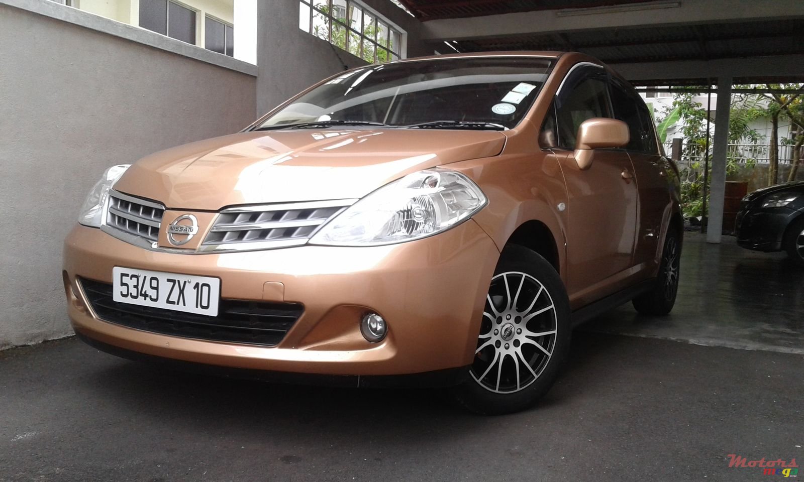 2010' Nissan Tiida photo #1