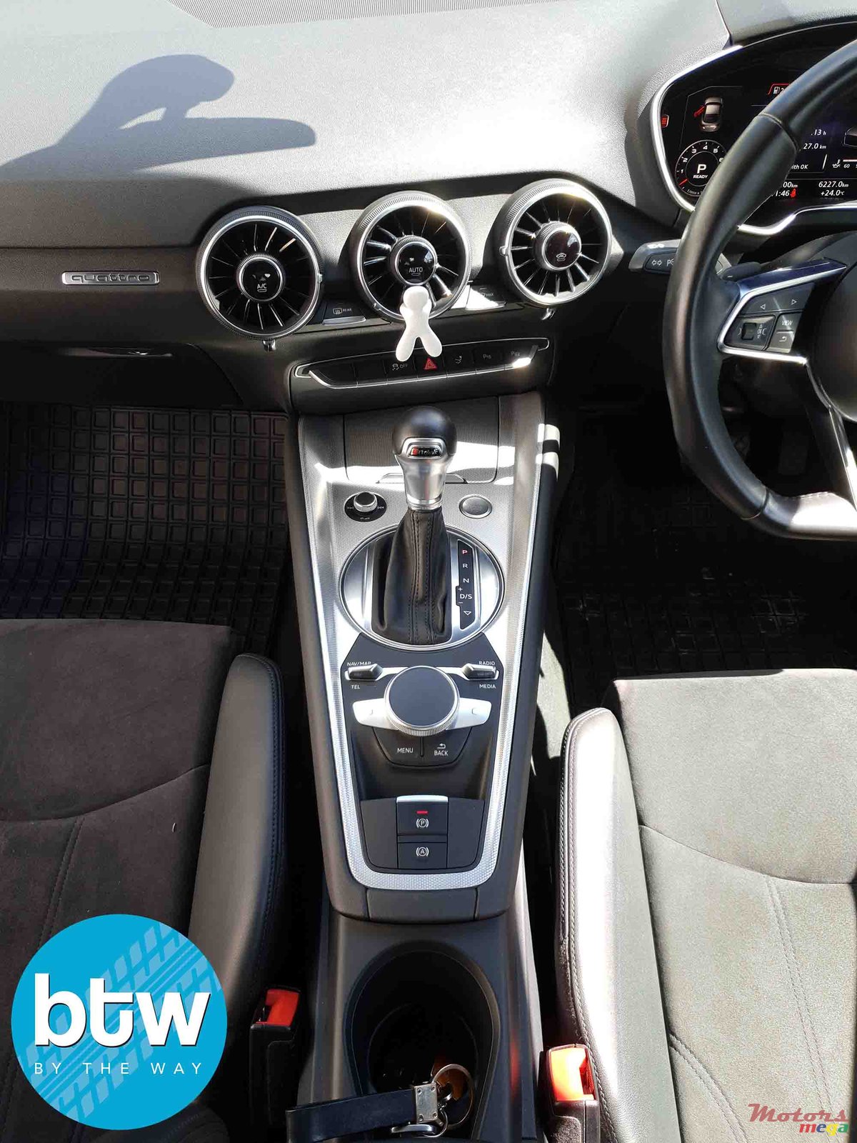 2016' Audi TT 8S TFSI S Tronic photo #4