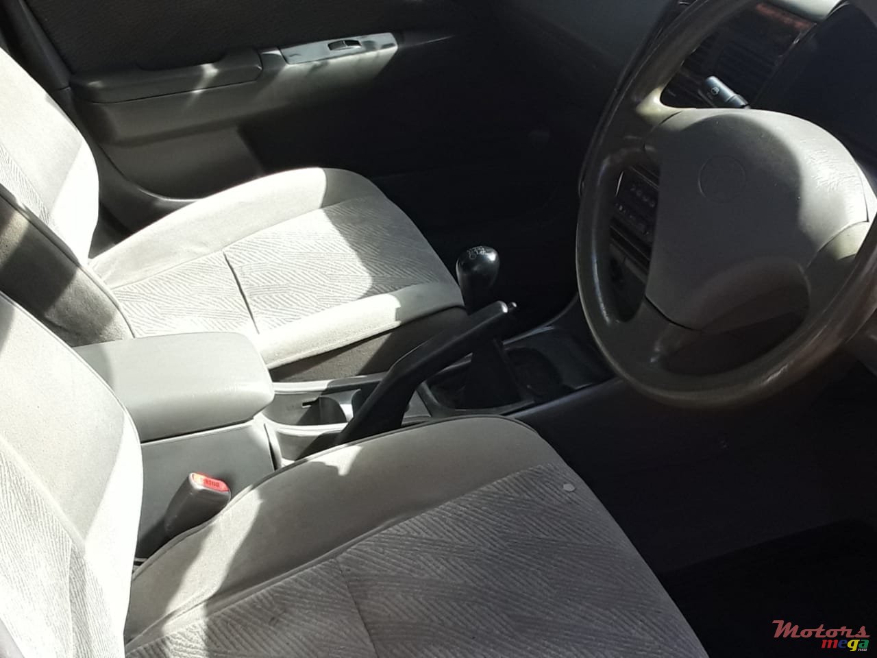 2001' Toyota Premio photo #5