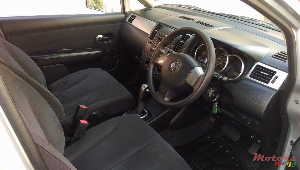 2008' Nissan Tiida H/Back  photo #5