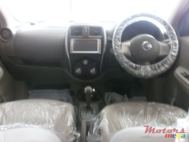 2014' Nissan March photo #7