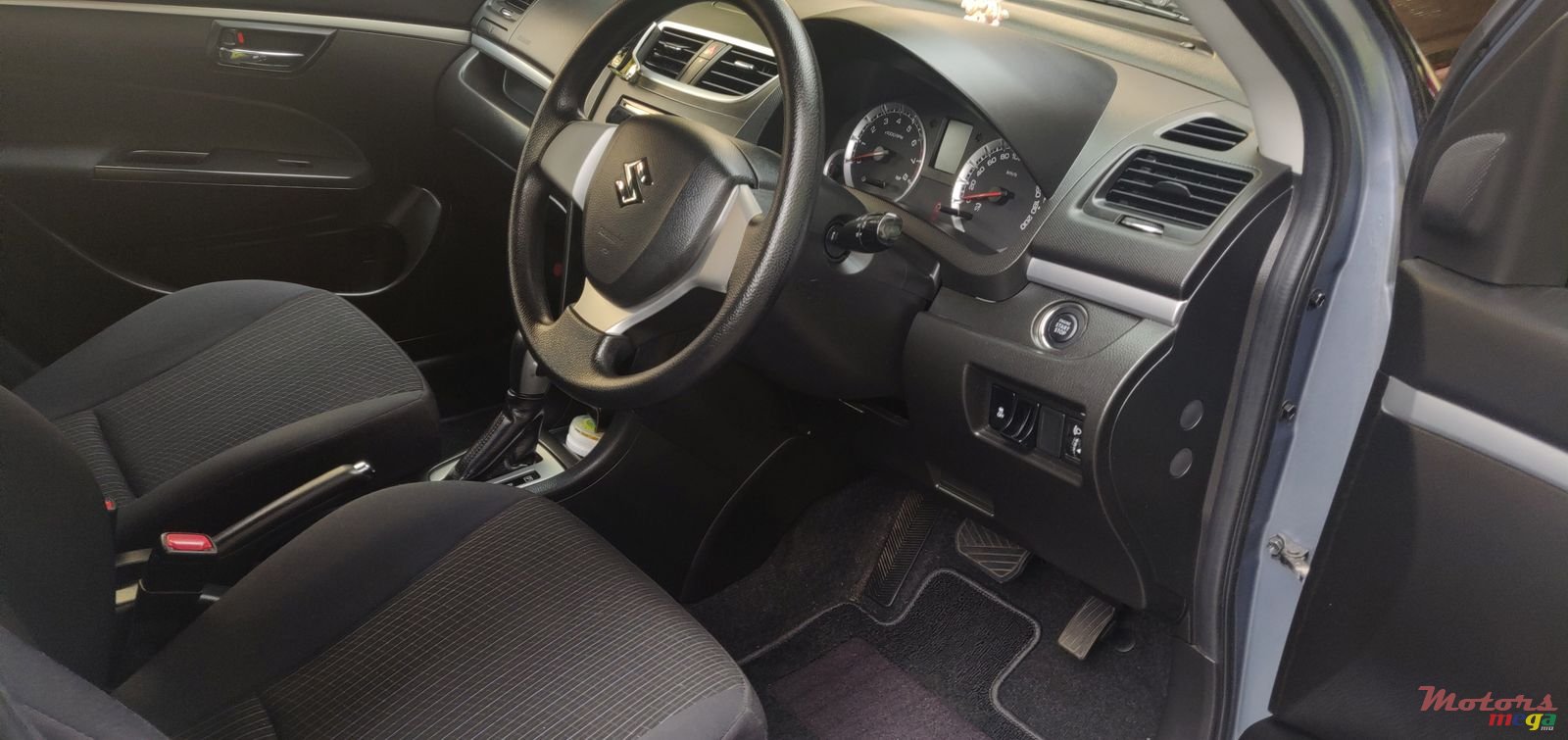 2014' Suzuki Swift photo #6