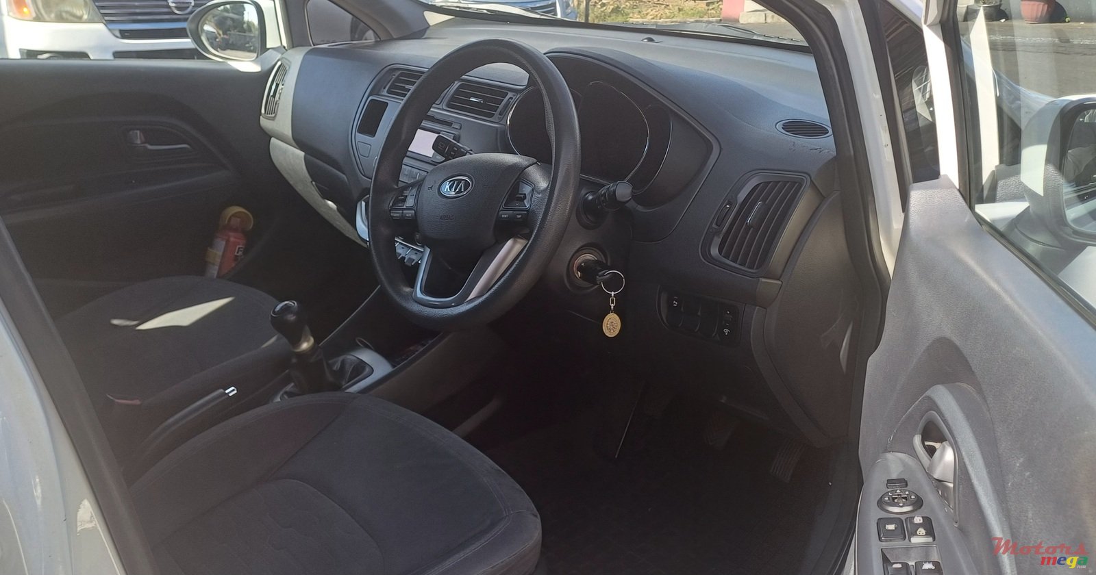 2012' Kia Rio photo #5