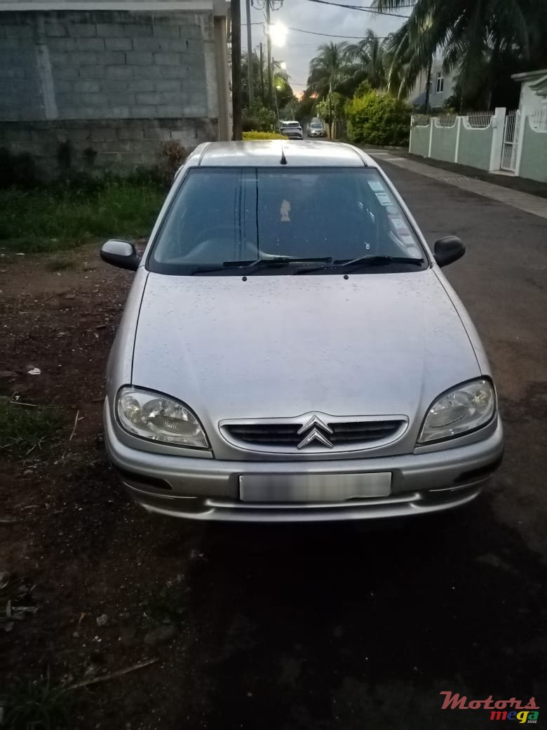 2002' Citroen Saxo photo #1