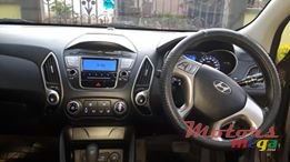 2010' Hyundai Tucson photo #2