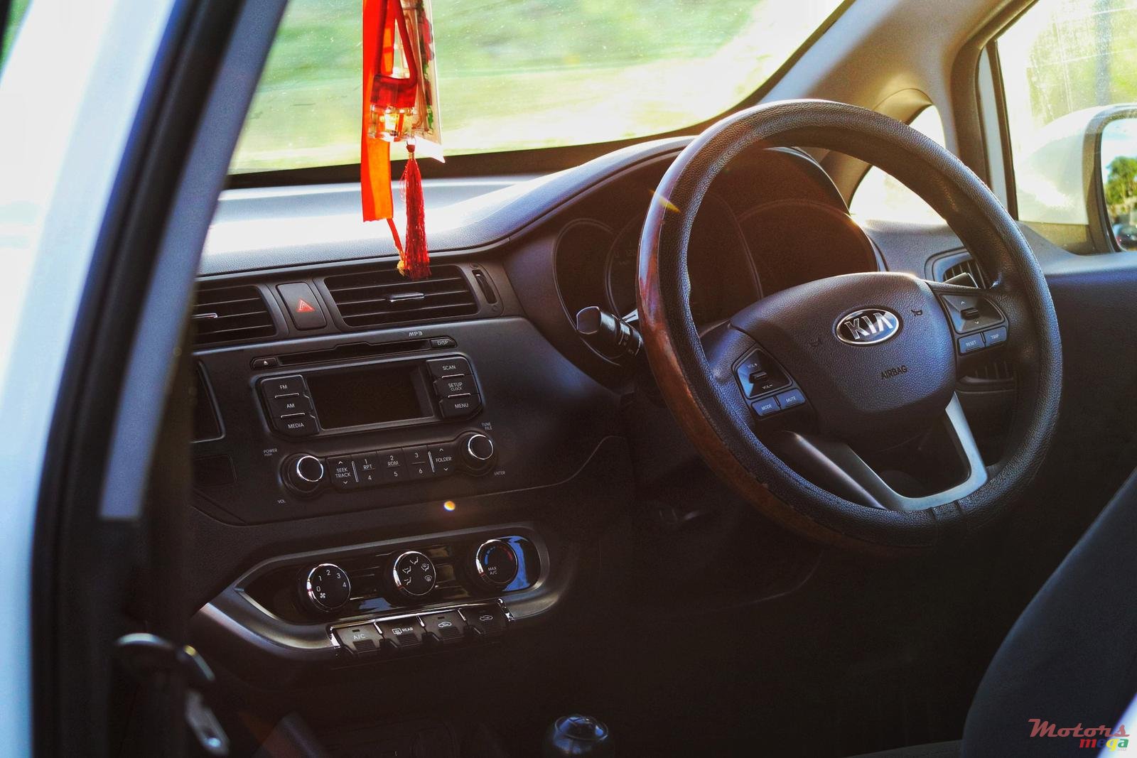 2013' Kia Rio photo #5