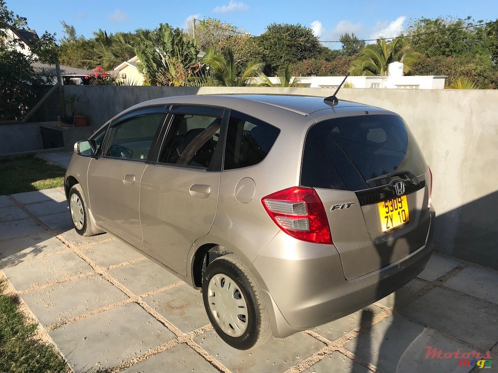 2010' Honda Fit photo #2