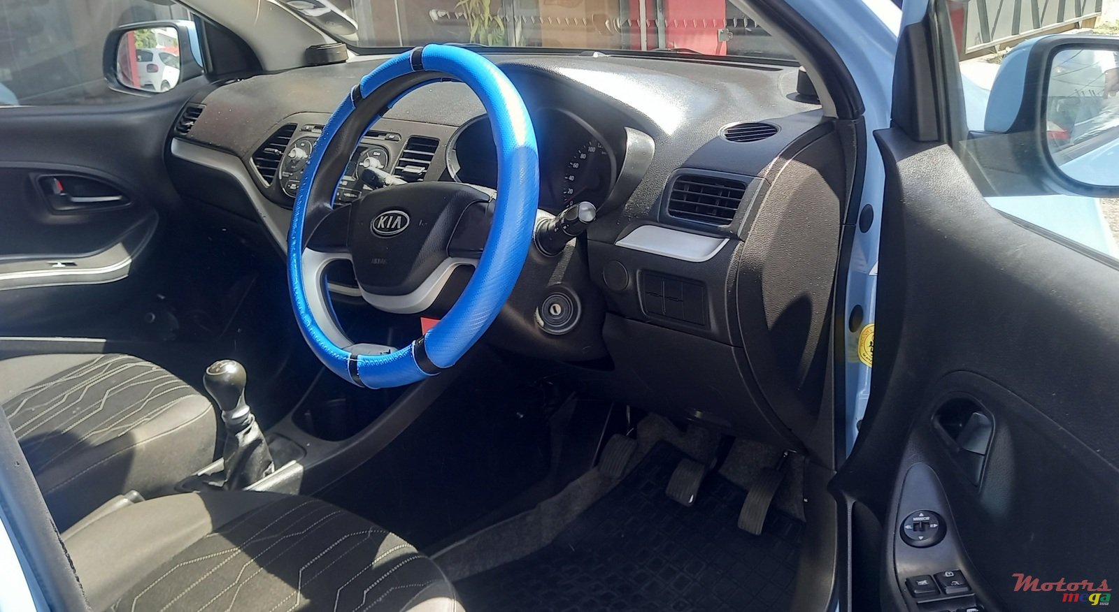 2012' Kia Picanto photo #5