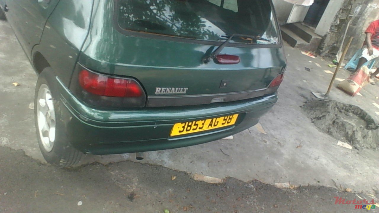 1998' Renault Clio photo #4