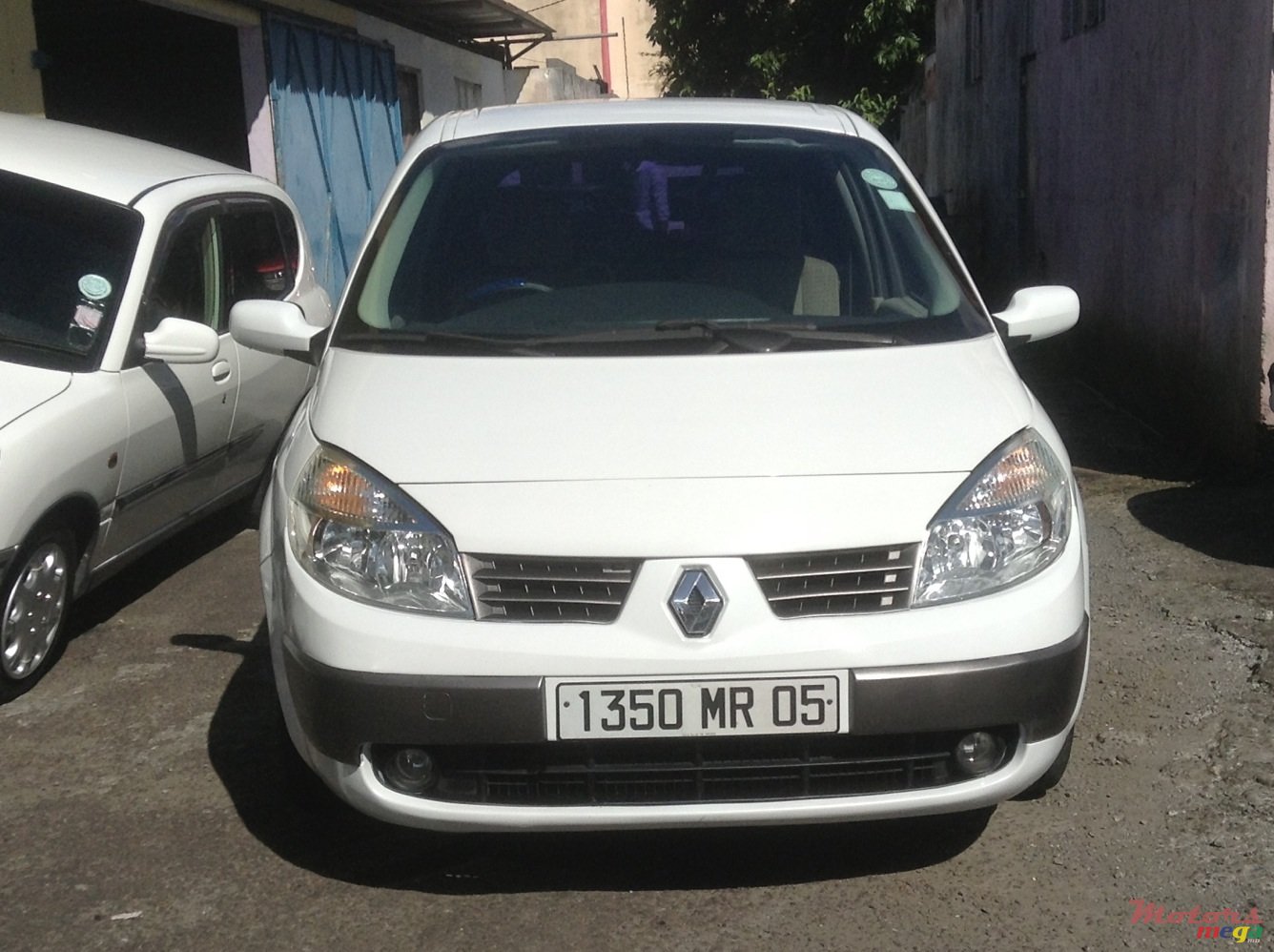 2005' Renault Scenic photo #1