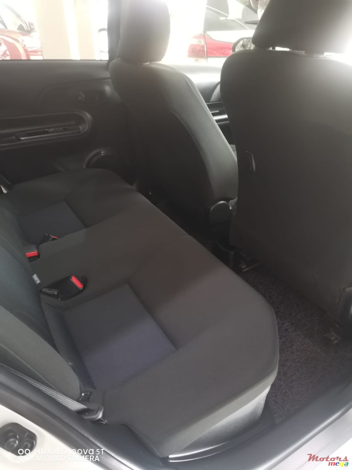 2019' Toyota Aqua photo #4