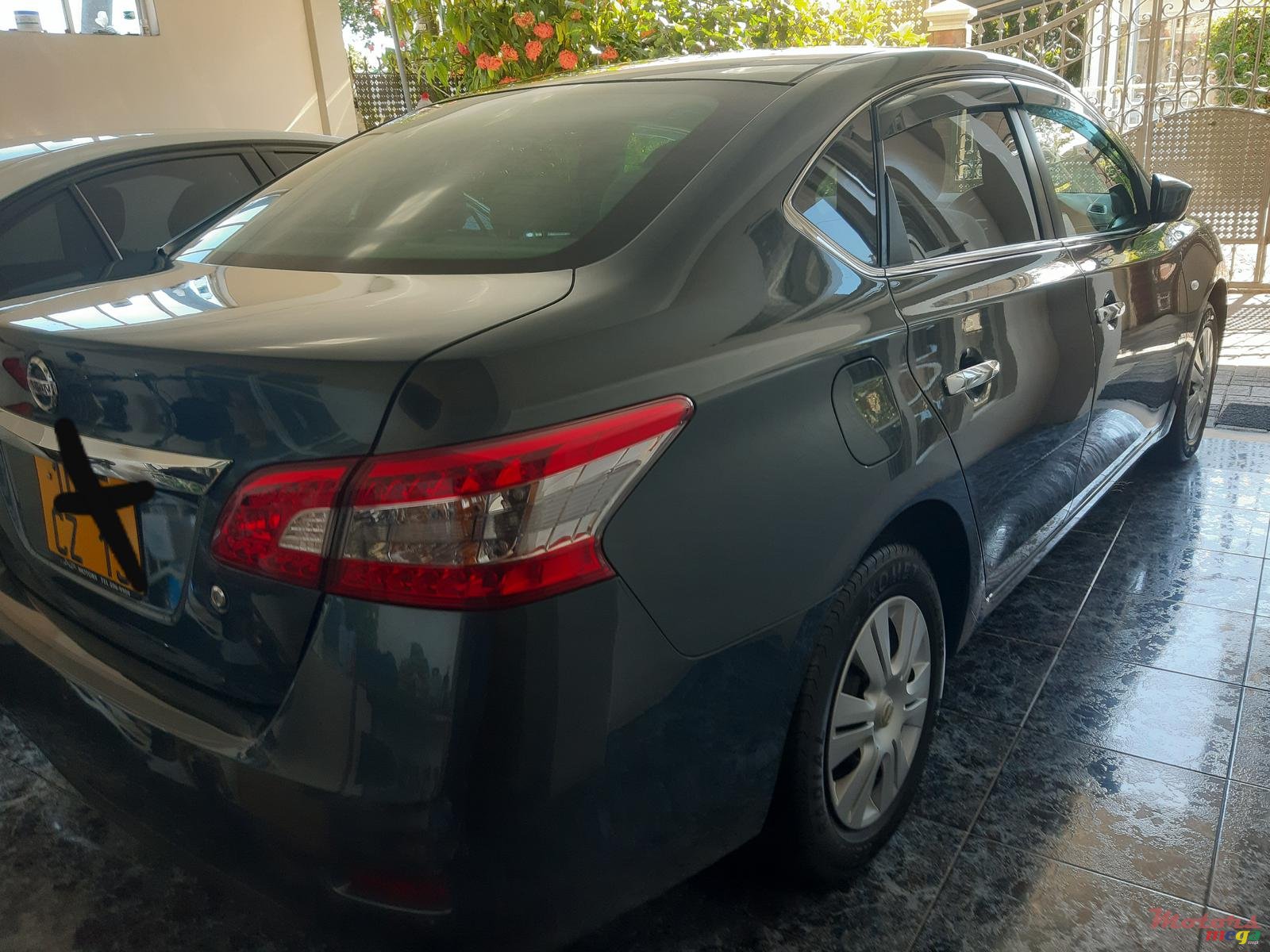 2013' Nissan Sentra Sylphy photo #2