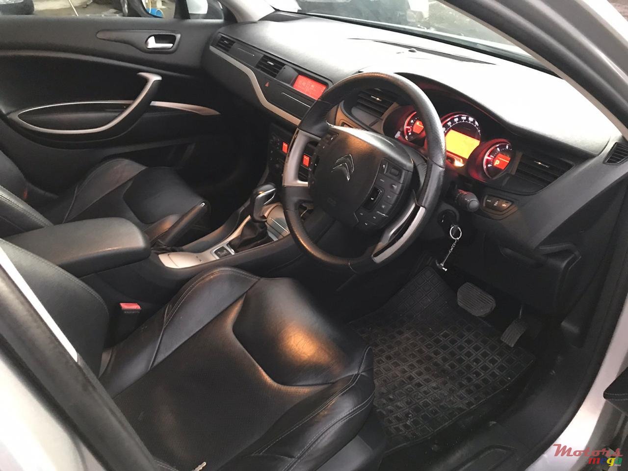 2014' Citroen C5 photo #2