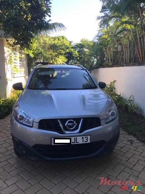 2013' Nissan Qashqai+2 photo #1