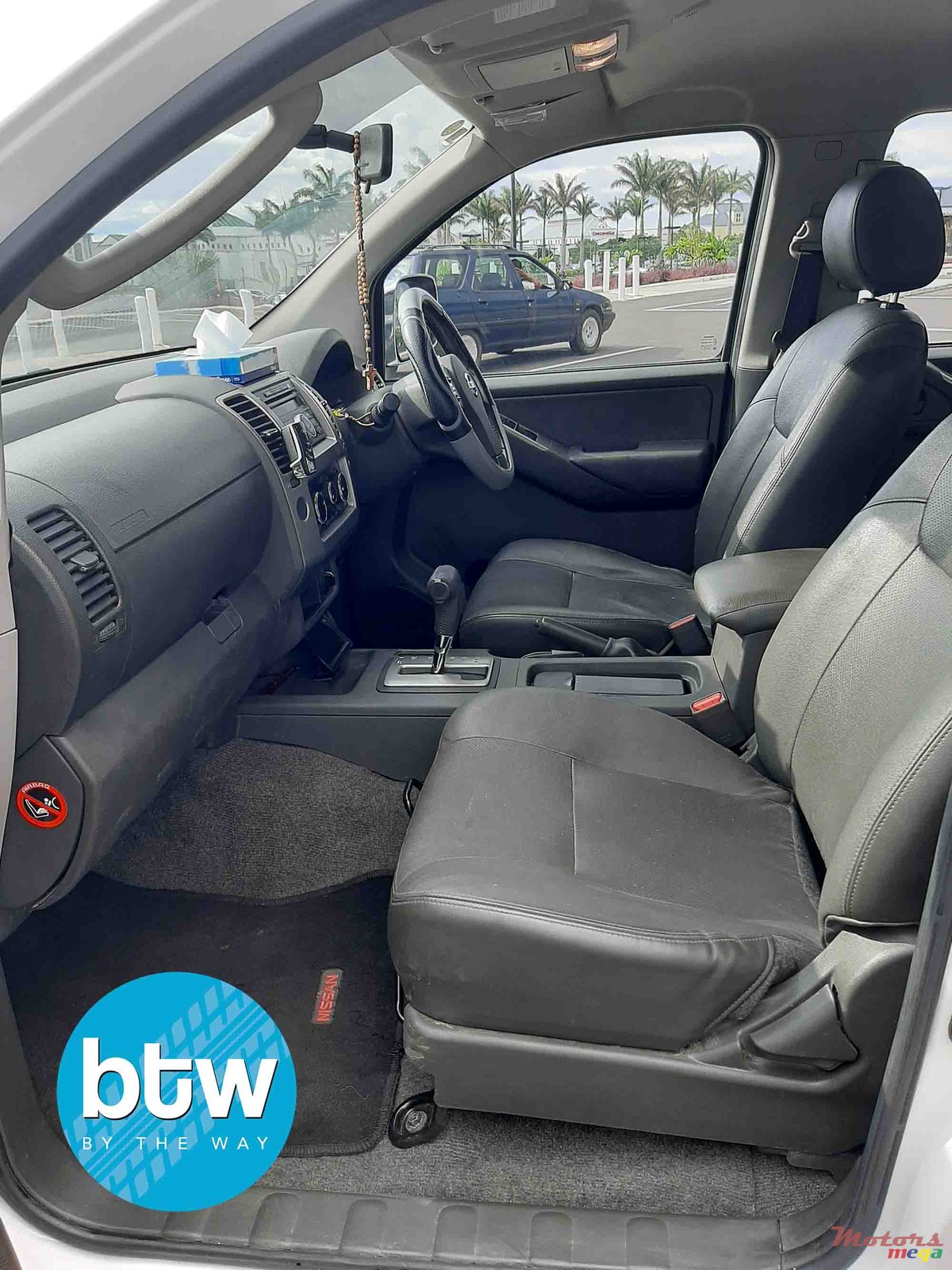 2017' Nissan Navara photo #5