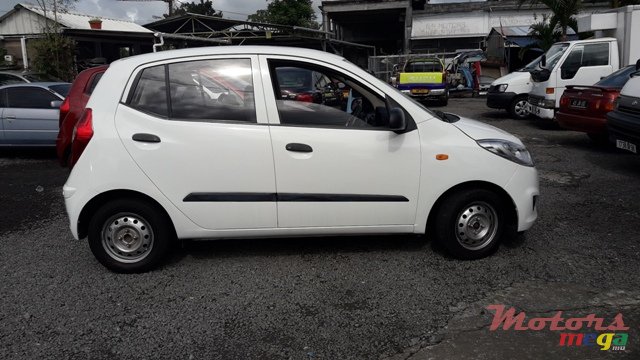 2012' Hyundai i10 photo #5