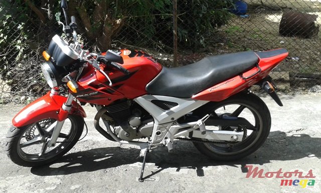 2010' Honda CBX250 TWISTER photo #2