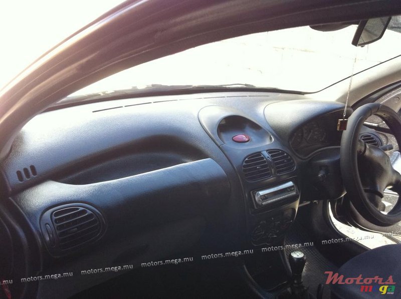 2001' Peugeot 1400cc photo #3