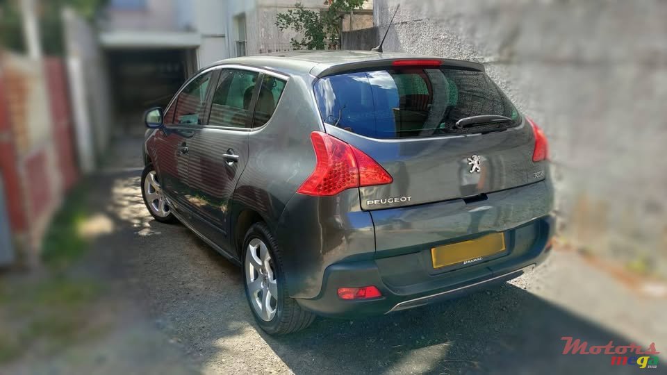 2013' Peugeot 3008 photo #3