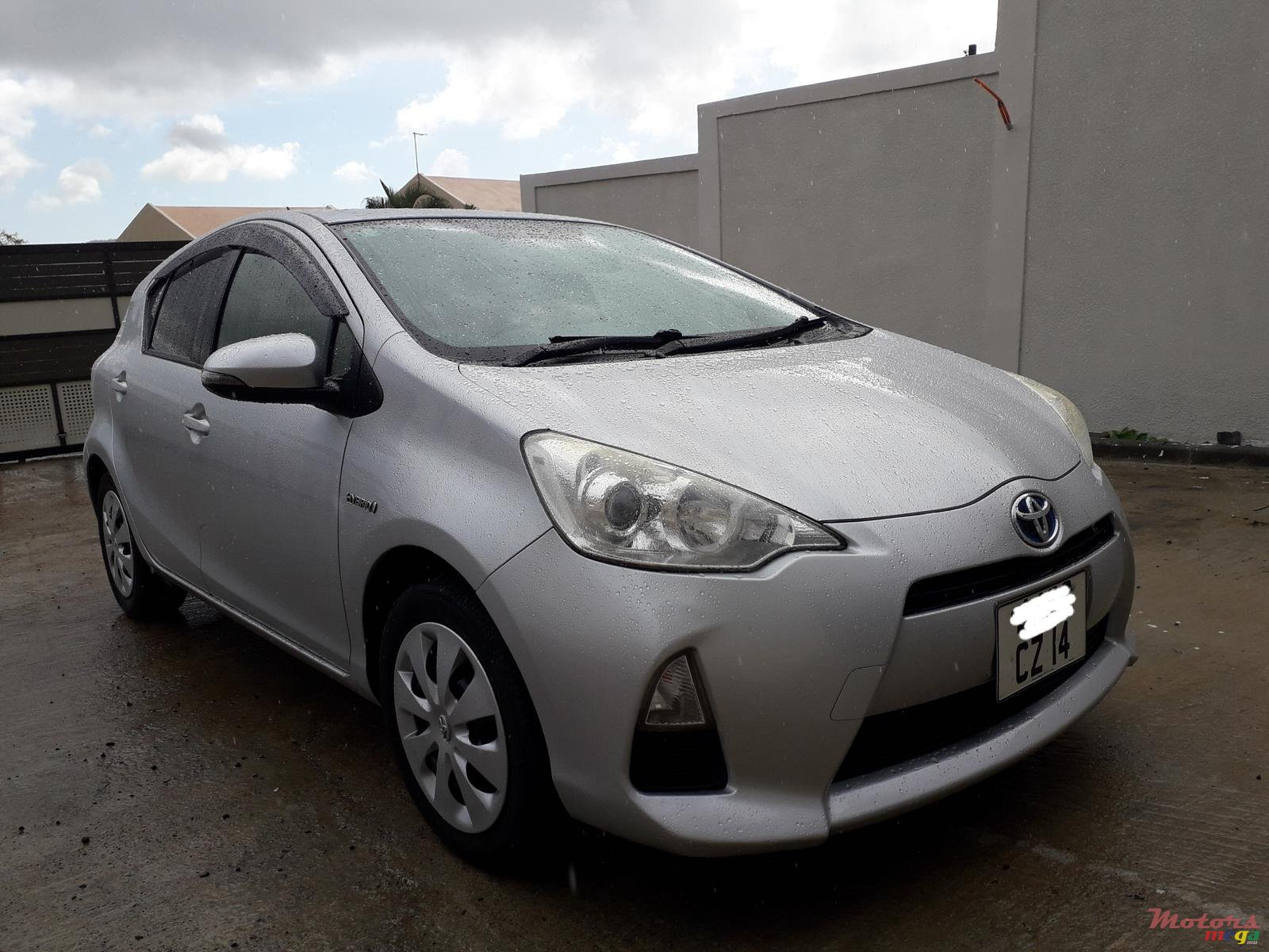 2014' Toyota Aqua photo #6