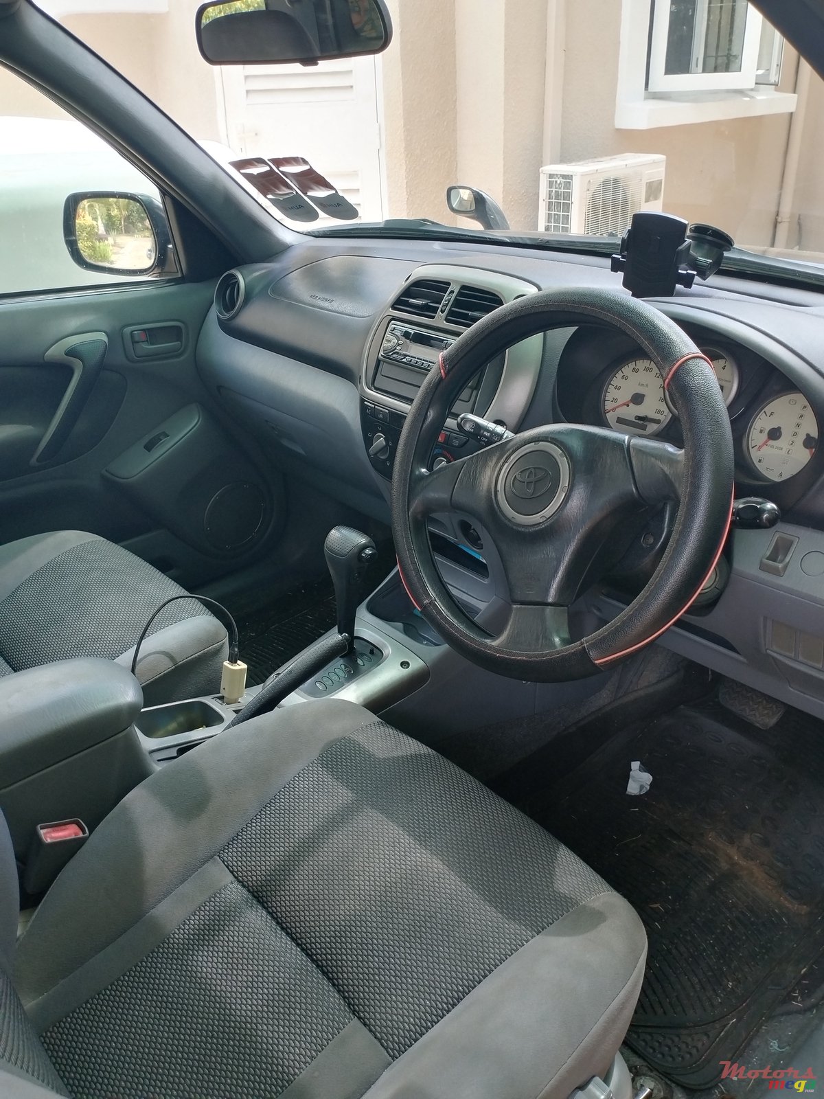 2002' Toyota photo #3