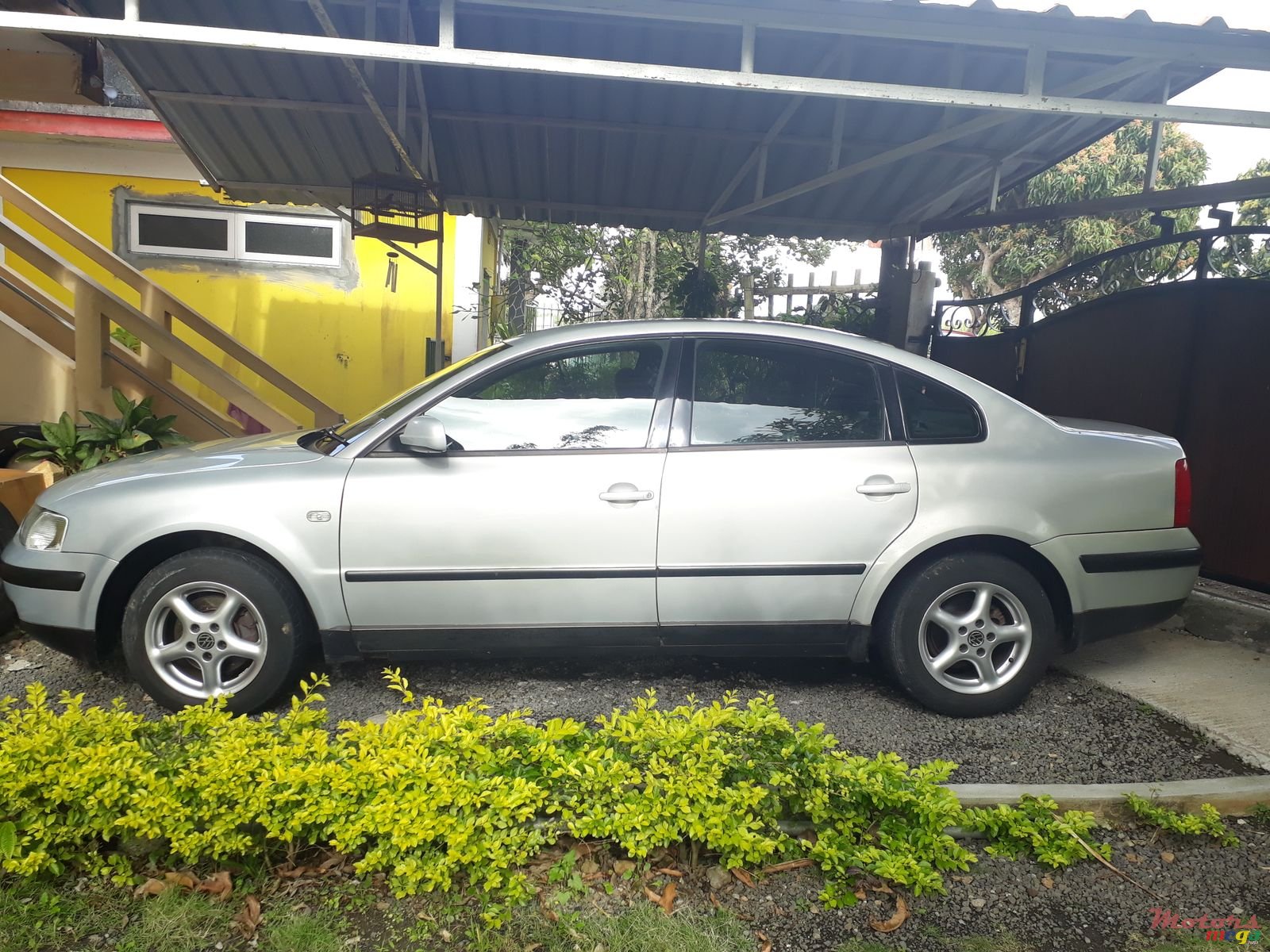 2000' Volkswagen Passat photo #1