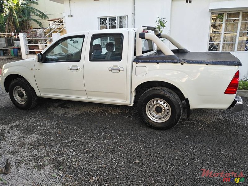 2008' Isuzu D-Max LS photo #3