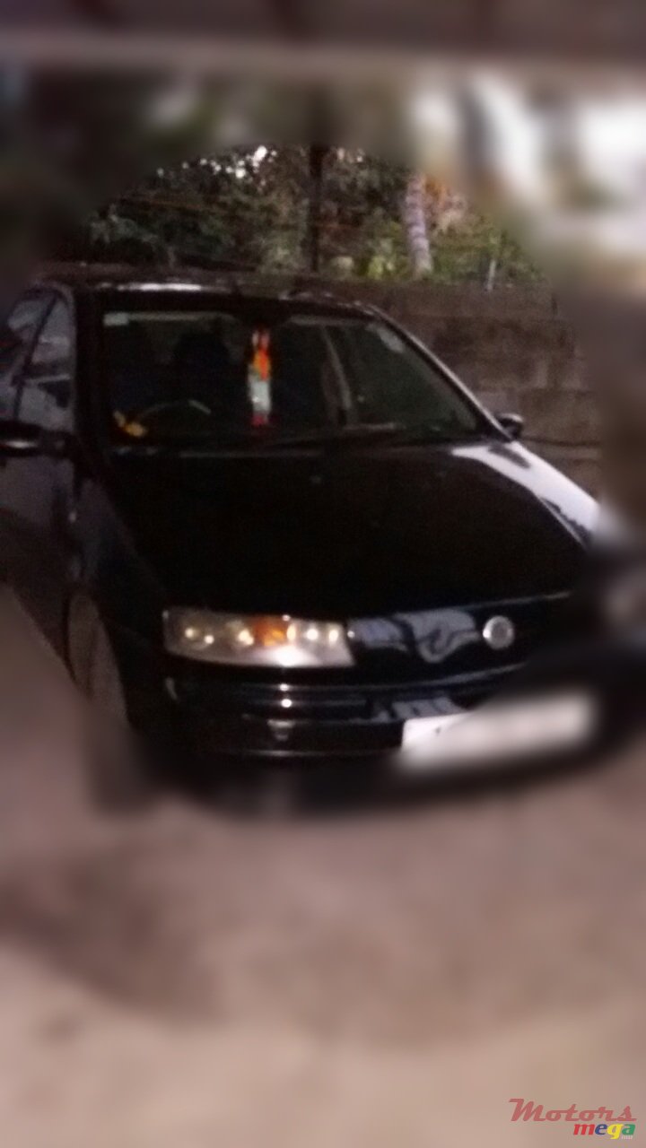 2002' Fiat Punto photo #2