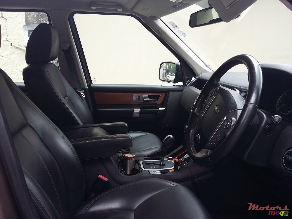 2010' Land Rover Discovery photo #4